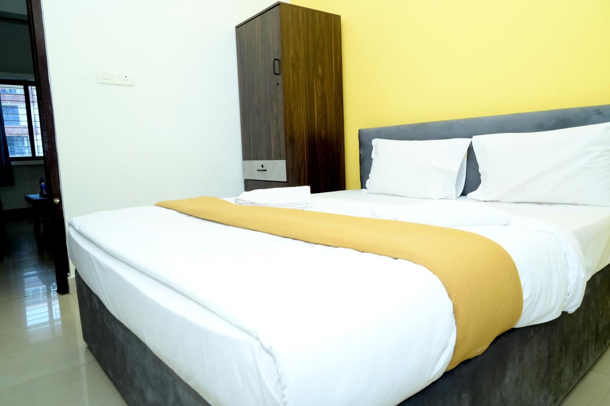 Hotel Aradhya Inn Deralakatte Mangalore Exterior photo