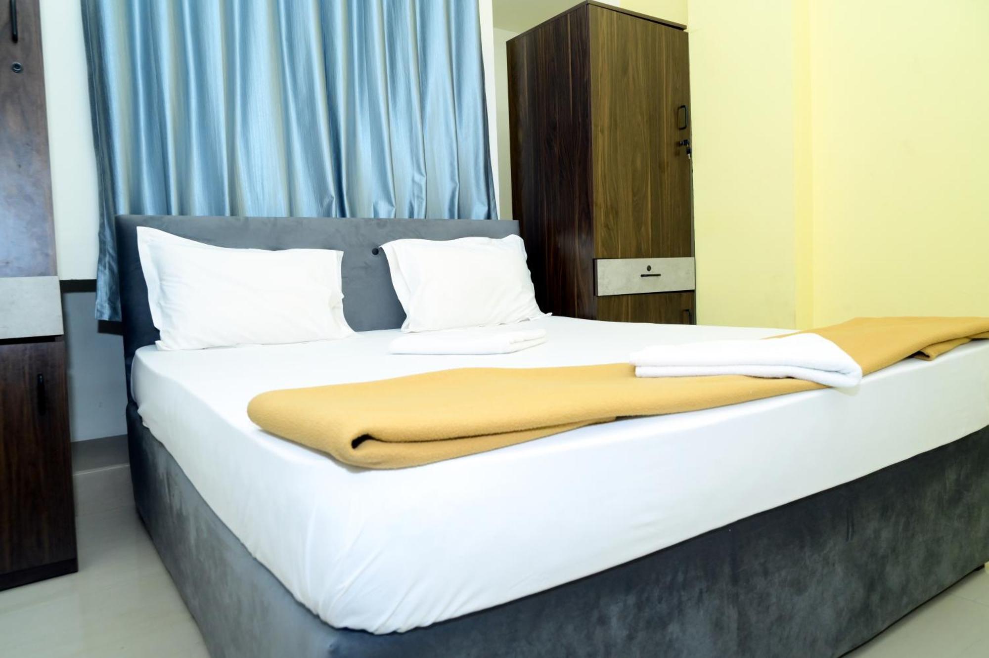 Hotel Aradhya Inn Deralakatte Mangalore Exterior photo