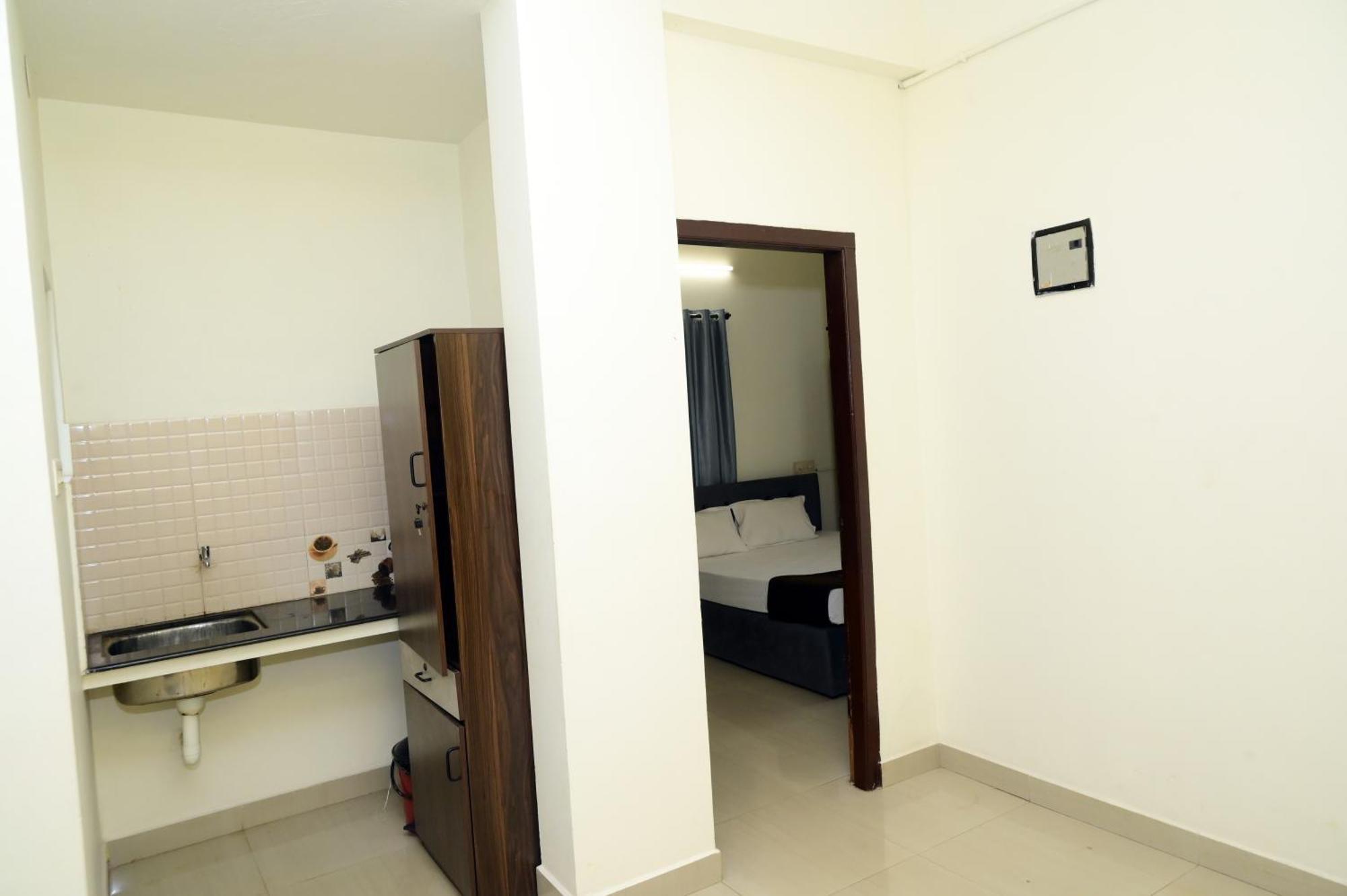Hotel Aradhya Inn Deralakatte Mangalore Exterior photo