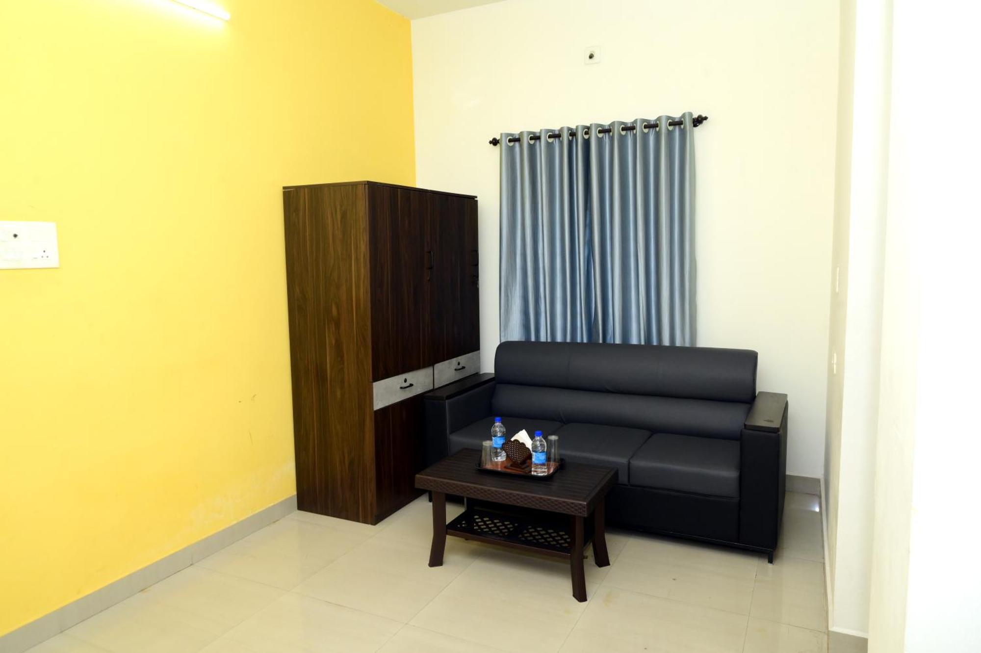 Hotel Aradhya Inn Deralakatte Mangalore Exterior photo